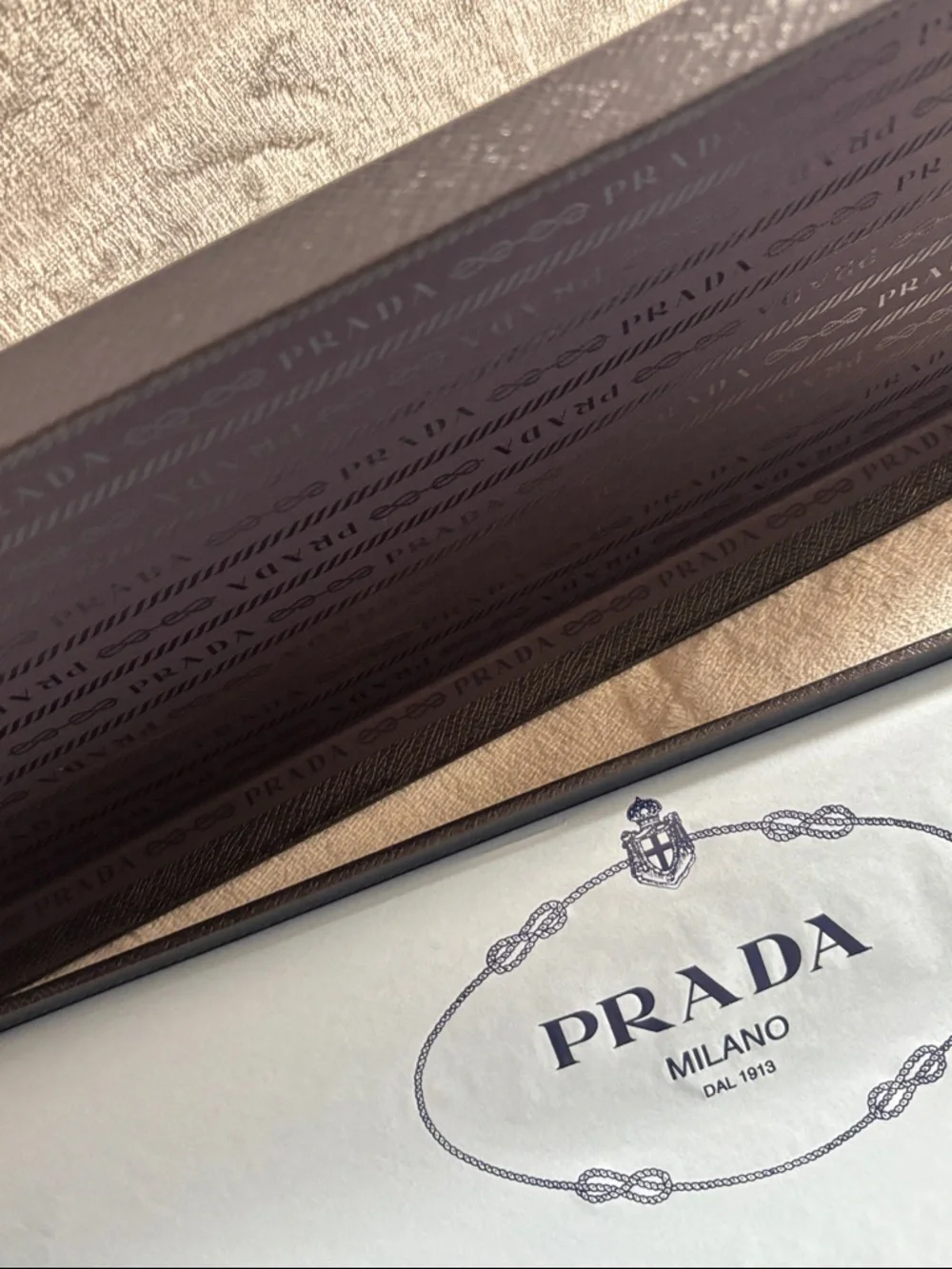 💙 NEW Prada Dark Blue Saffiano Presentation Box with White Logo Plaque - Picture 4 of 7